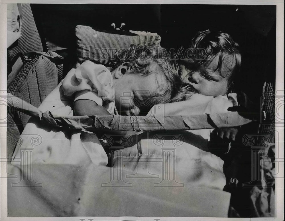 1938 Press Photo Ventnor City, N.J. Dorothy &amp; Dolores Rudolph, twins - neb02168 - Historic Images