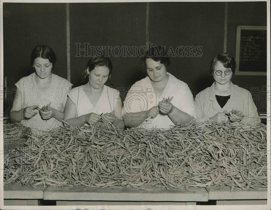 1932 Press Photo Paul Raders Pantry in Chicago - Historic Images