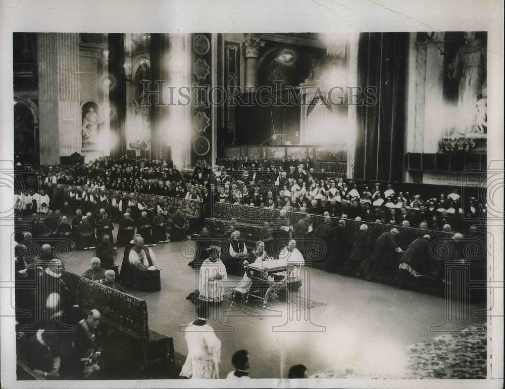 1933 St Peter&#39;s Cathedral at Vatican City &amp; Pope Pius XI - Historic Images