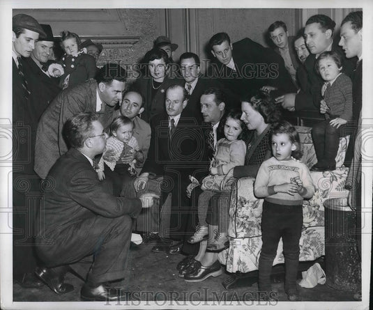 1949 Press Photo NYC, Harry Blank, Rep for new American refugees - Historic Images