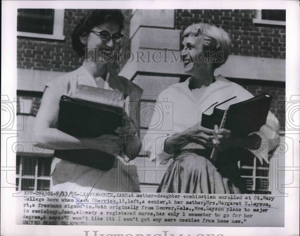 1955 Press Photo Jean Sherrick, 18, mother Mrs. Margaret Layson, at College - Historic Images