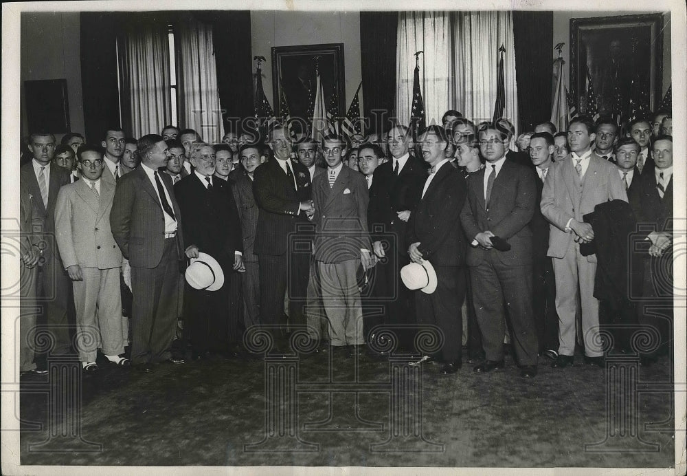 1931 Press Photo Group of French Students greeted by Mayor H. Mackey - Historic Images