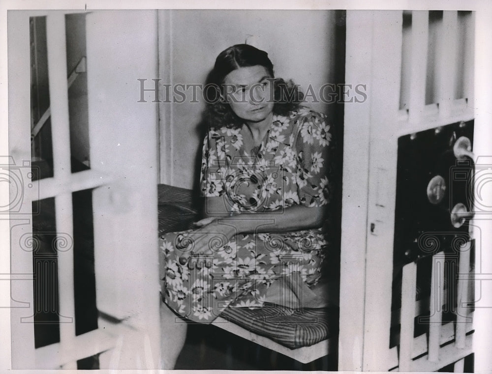 1949 Press Photo Nettie Rose Cutting Swindler sentenced to three years in Jail. - Historic Images