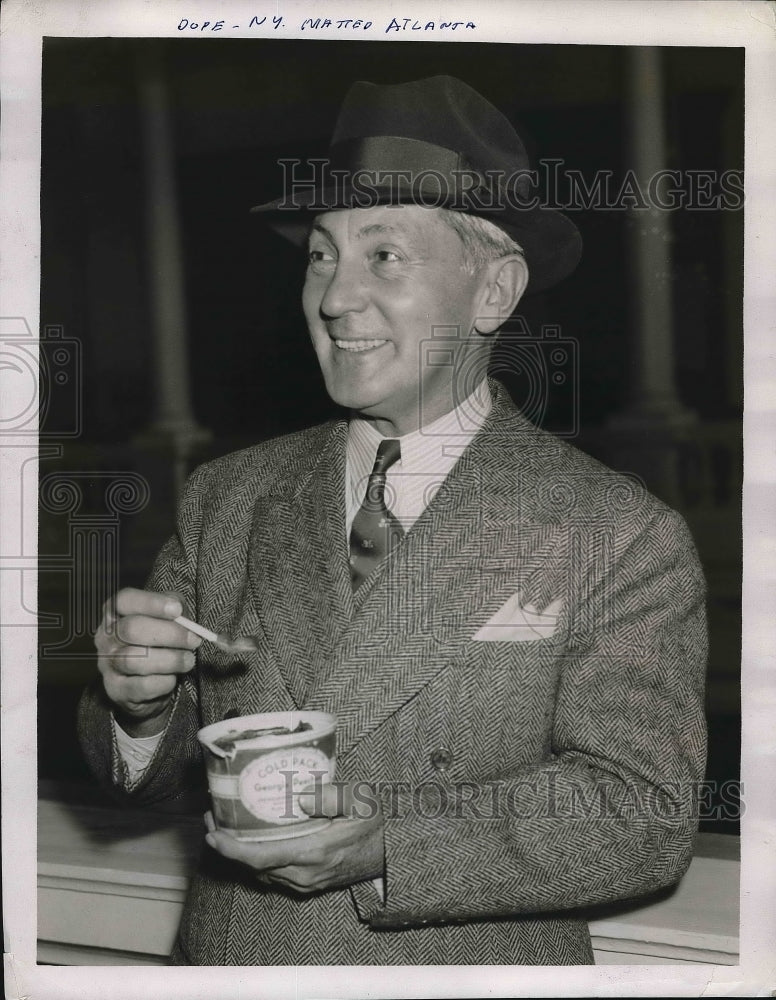 1939 Press Photo L. W. "Chip" Roberts - Historic Images