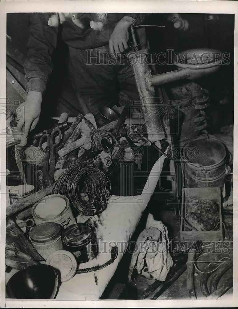 1940 Press Photo Assortment of instruments used by Eastern Penitentiary convicts - Historic Images