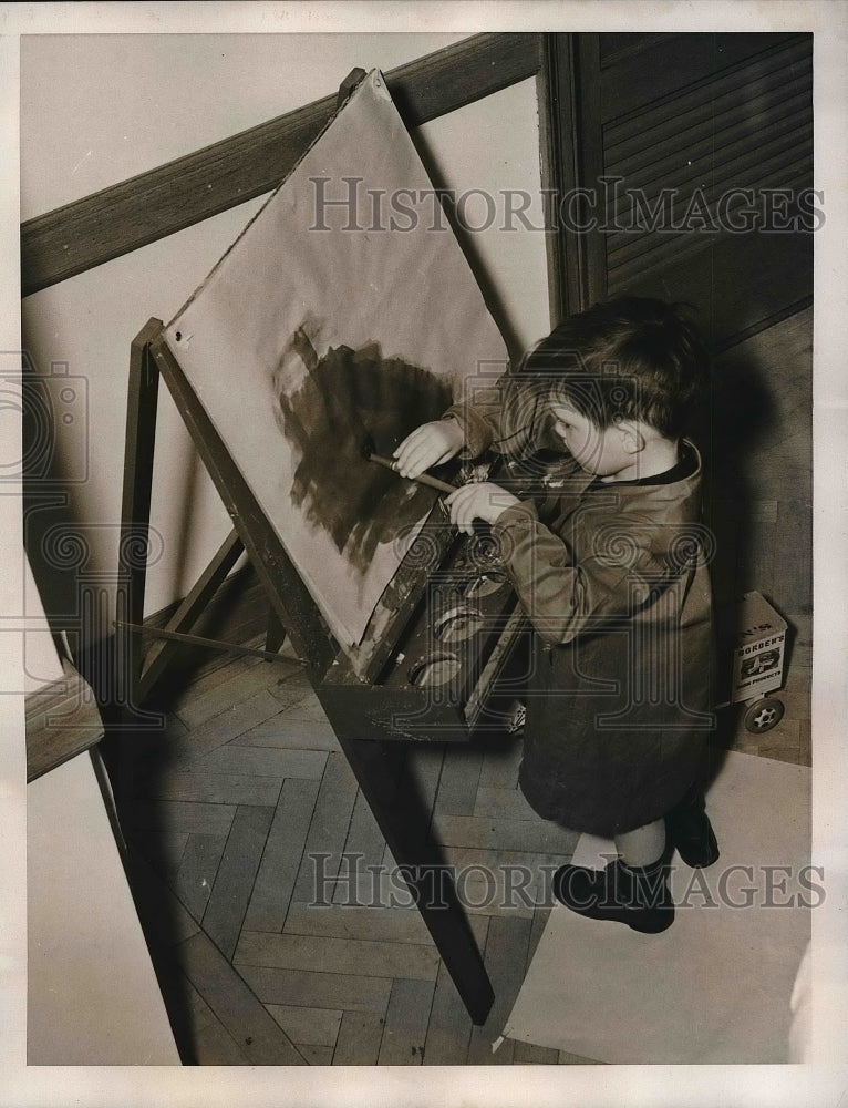 1939 Press Photo Boy Painting With an Easel - Historic Images