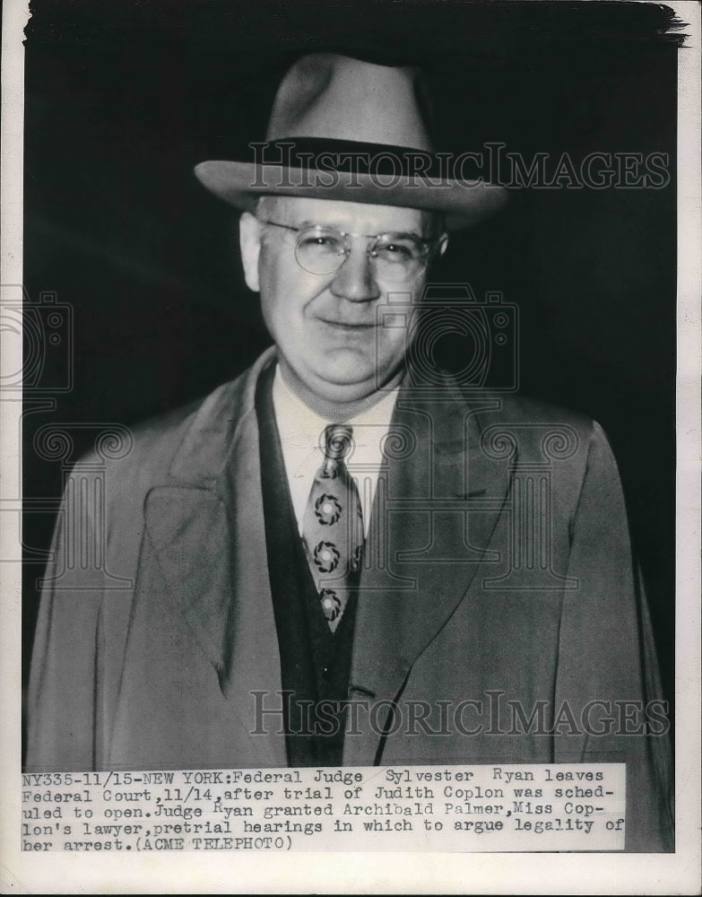 1949 Press Photo Federal Judge Sylvester Ryan leaves Federal Court after the - Historic Images