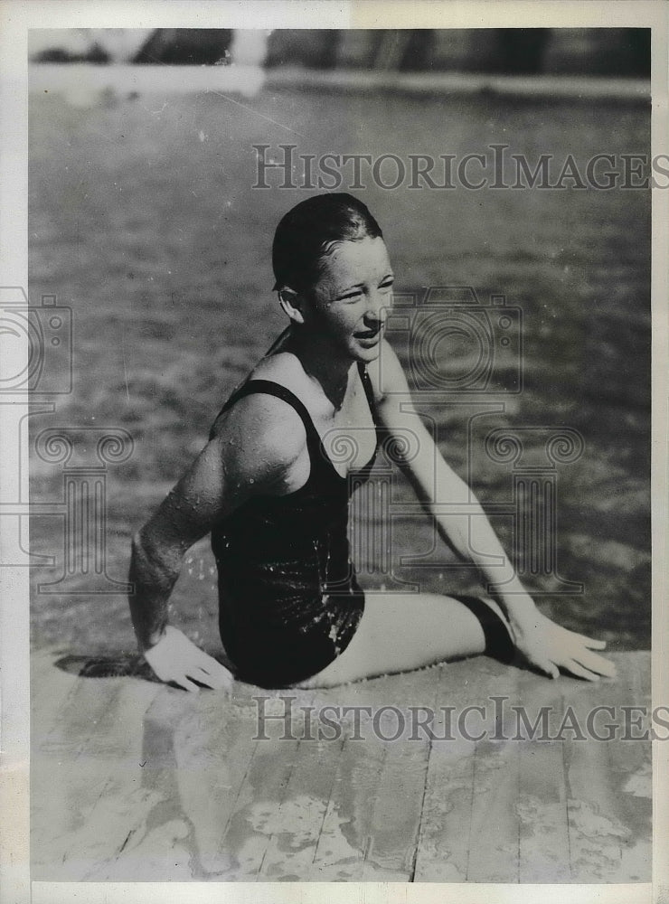 1935 Katherine Rawls, Natl. Medley and Diving Champion. - Historic Images