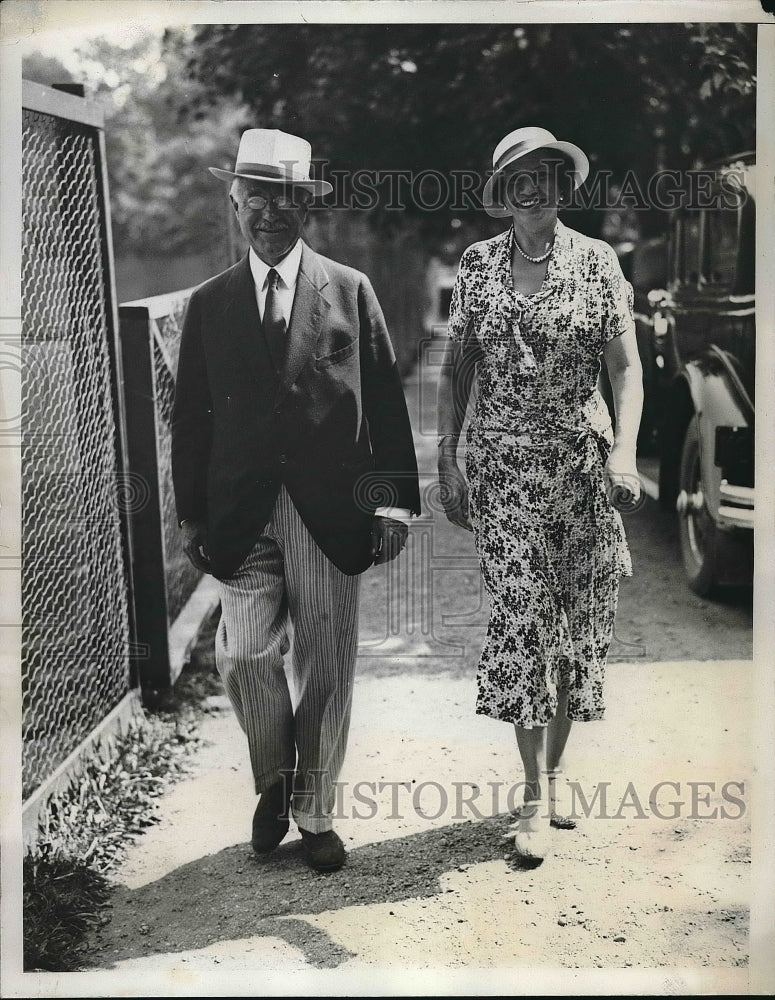 1933 Press Photo Socialite Couple Guernsey Attending Seabright Tennis Tournament - Historic Images