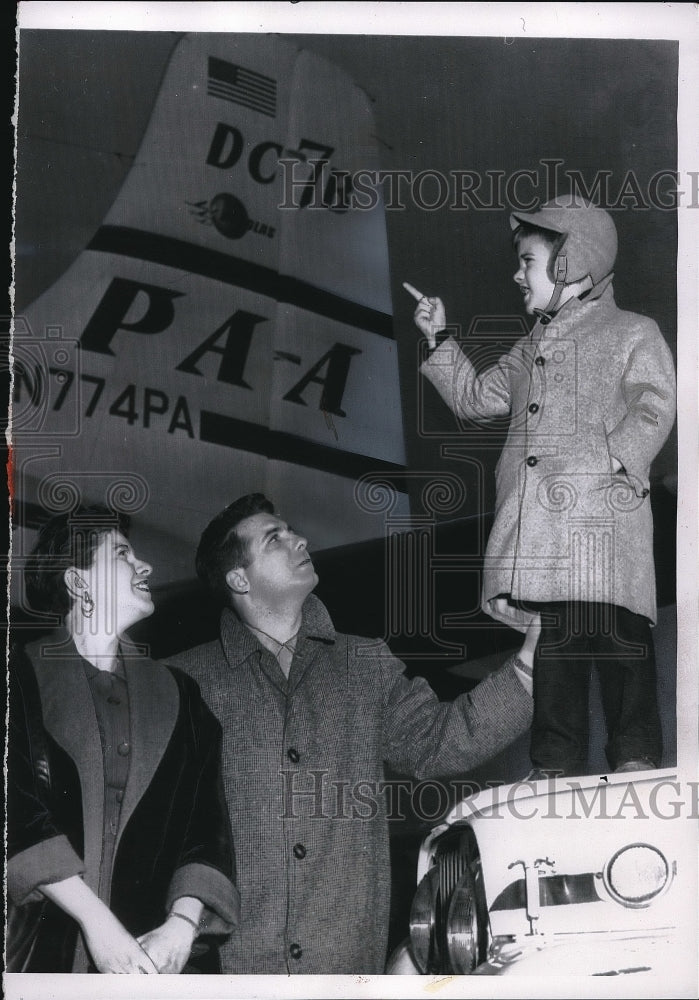 1956 Press Photo Mr. and Mrs. Eugene Giannamore with Son Craig, Pan American Air - Historic Images