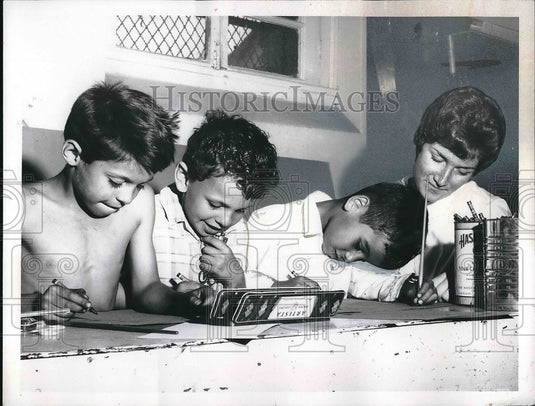 1961 Press Photo Gay Adams, 20, Summer Worker, West Side Community House - Historic Images