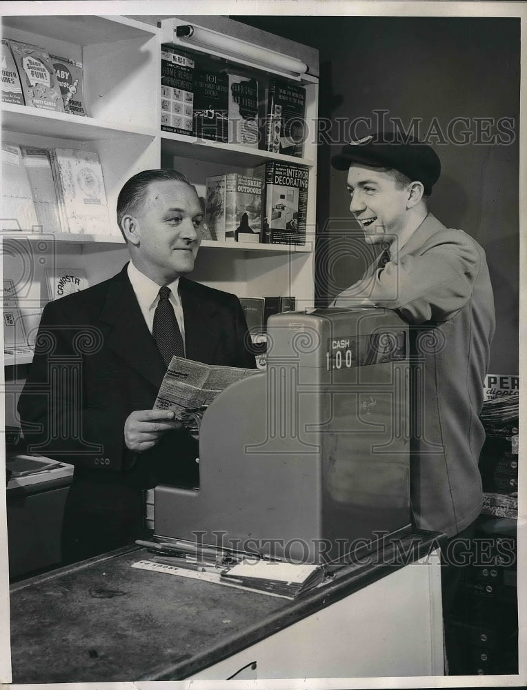 1951 Press Photo Ed Welsh of Racine, Bookstore Proprietor Johnny Davis - Historic Images