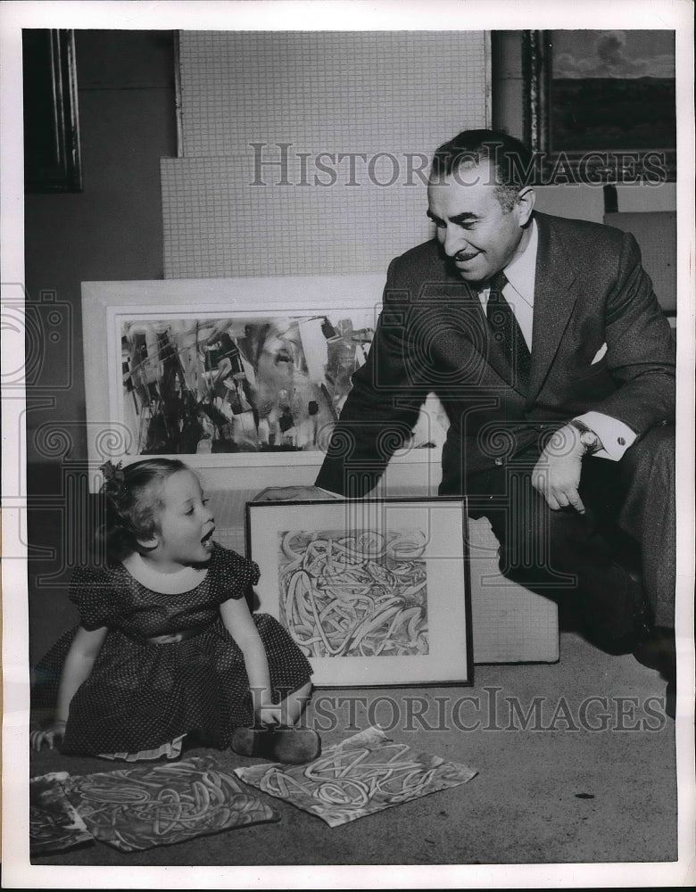 1954 Press Photo Chin-Elbow Painter Peggy Lee Zollo with Collector Sam Johnson - Historic Images