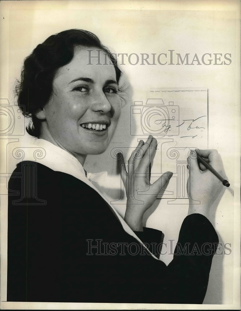 1936 Press Photo Thelma Hogewell Zulch Passes the California Bar Exam-Historic Images