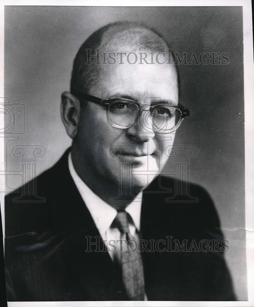 1969 Press Photo Chairman of Securities Hamer Budge - Historic Images