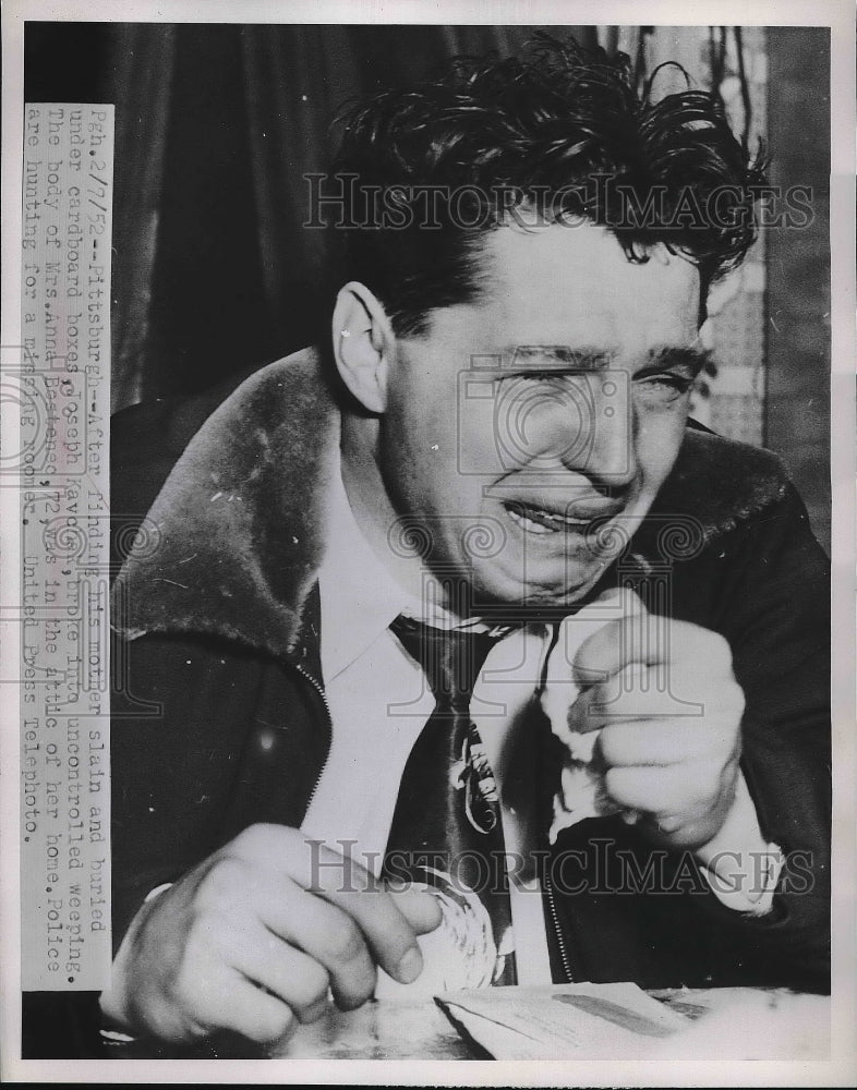 1952 Press Photo Joseph Kavchak Weeps over Murdered Mother, Mrs. Anna Bestenac - Historic Images