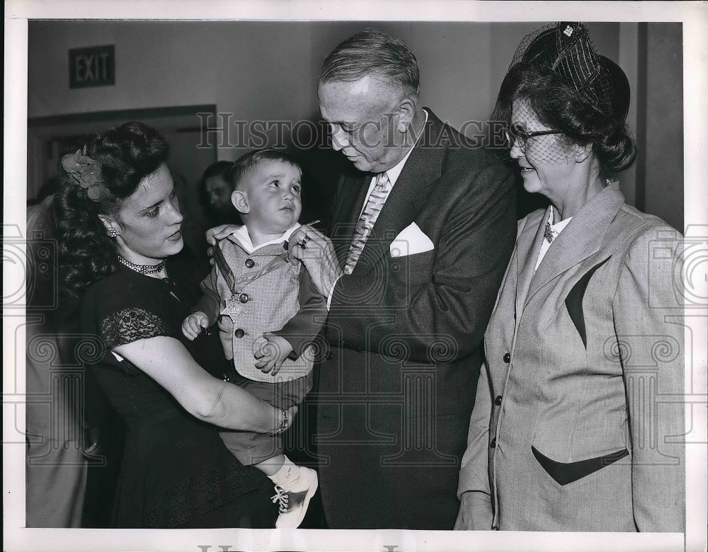 1952 Press Photo US Navy Secretary Dan A. Kimball, Byron Eugene Poynter - Historic Images