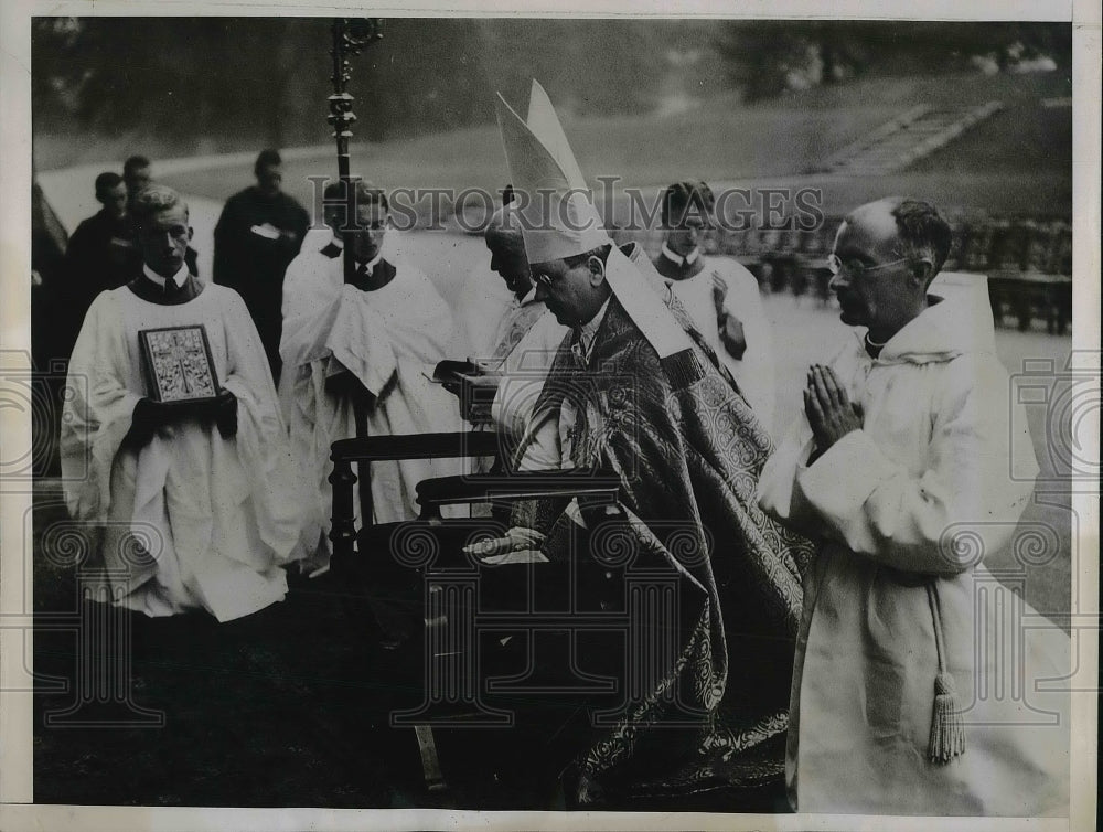 1935 Press Photo Cardinal Justiniani Seredi &amp; monks - Historic Images