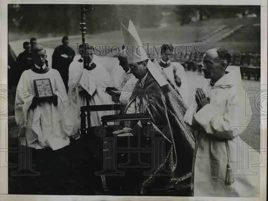 1935 Press Photo Cardinal Justiniani Seredi & monks - Historic Images
