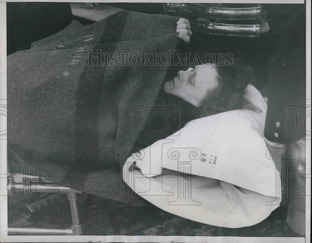 1947 Press Photo Mrs. John Sparkman after breaking her leg - Historic Images