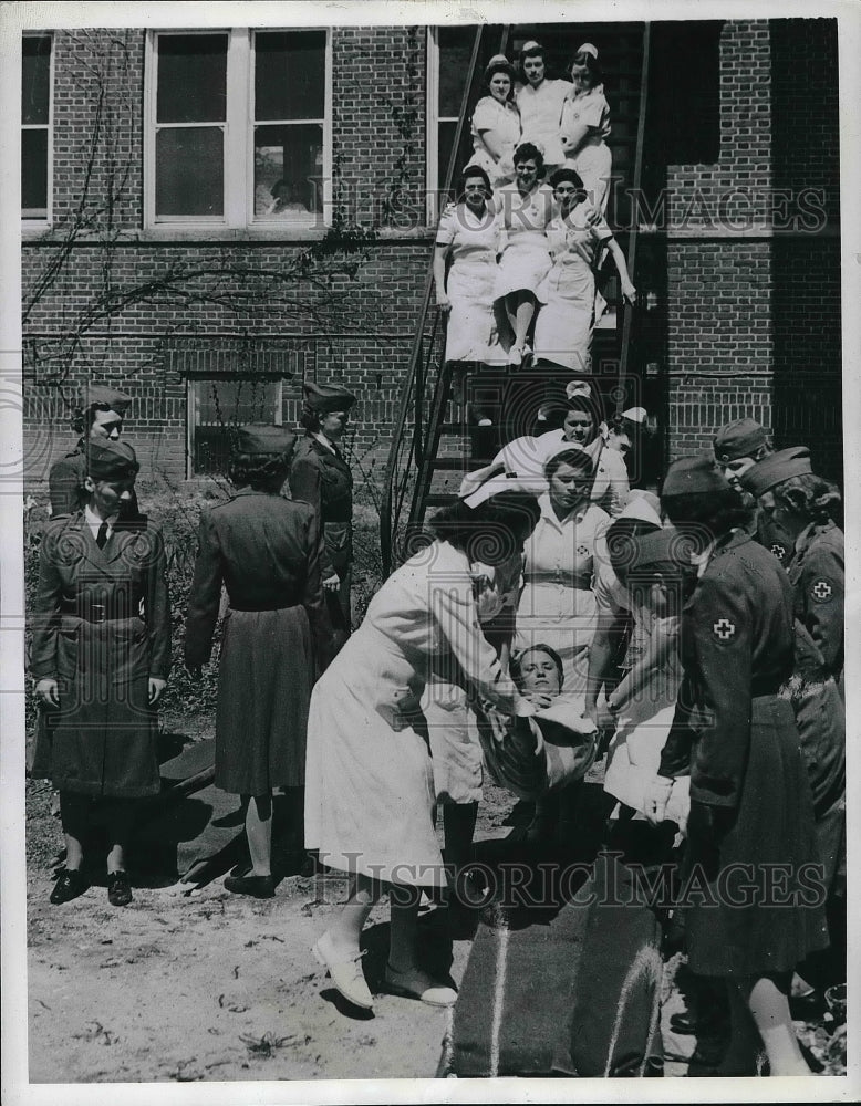 1942 Press Photo Norfolk General Hospital / Red Cross emergency drill - Historic Images