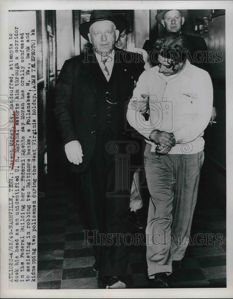 1949 Press Photo Joseph Moran Handcuffed for Robbing Two Baltimore Banks - Historic Images