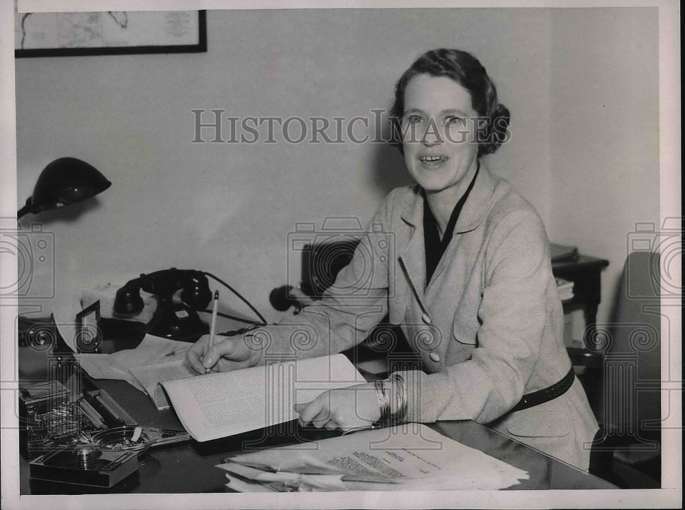 1936 Press Photo Editors of Tye Junior League Magazine Mrs Saunders Editor - Historic Images