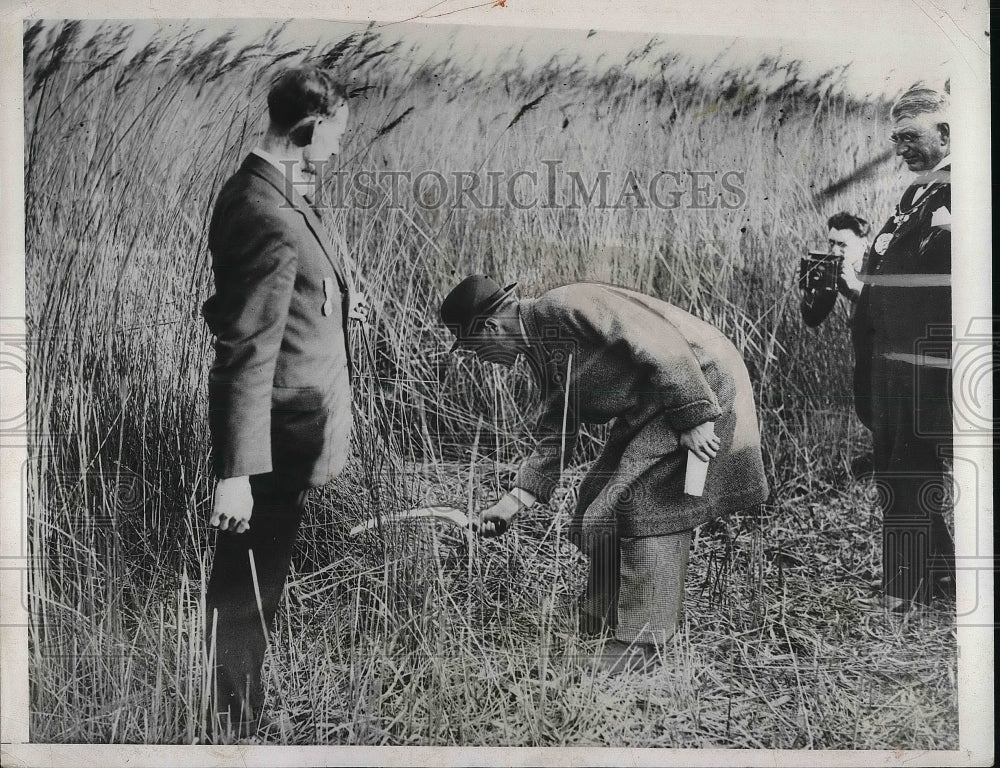 1933 Press Photo Prince of Wales As Reaper Near Wollwich - Historic Images