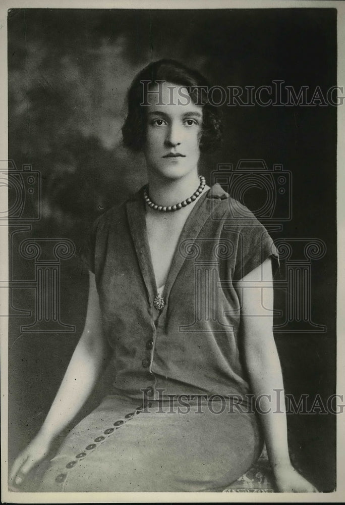 1925 Miss Valentine Carlisle - Historic Images