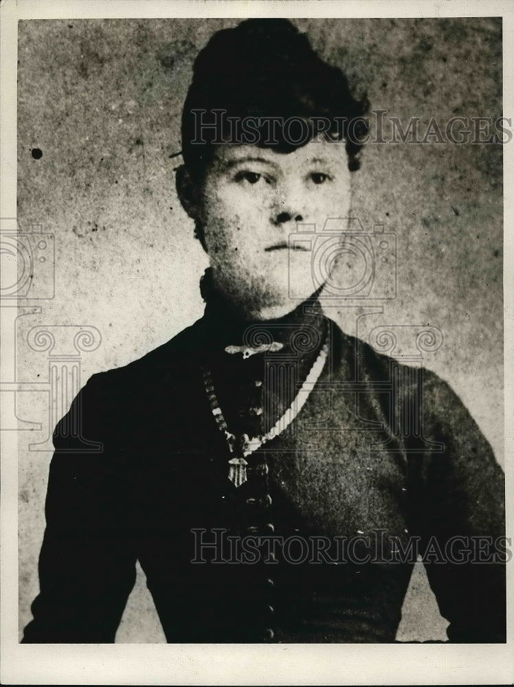 1926 Mrs. Addie Miller, Denver, Sister of Senator W. C. Willfight - Historic Images