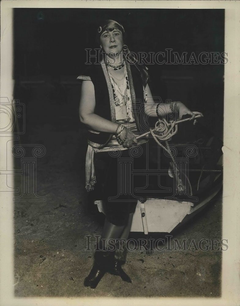 1926 Press Photo Mrs. J. Arthur Hall - Historic Images