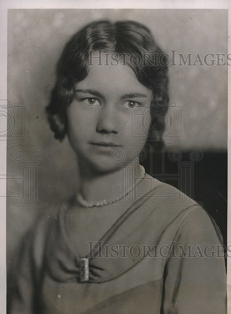 1934 Miss Viola Seaberg, 21, died of knife wounds - Historic Images