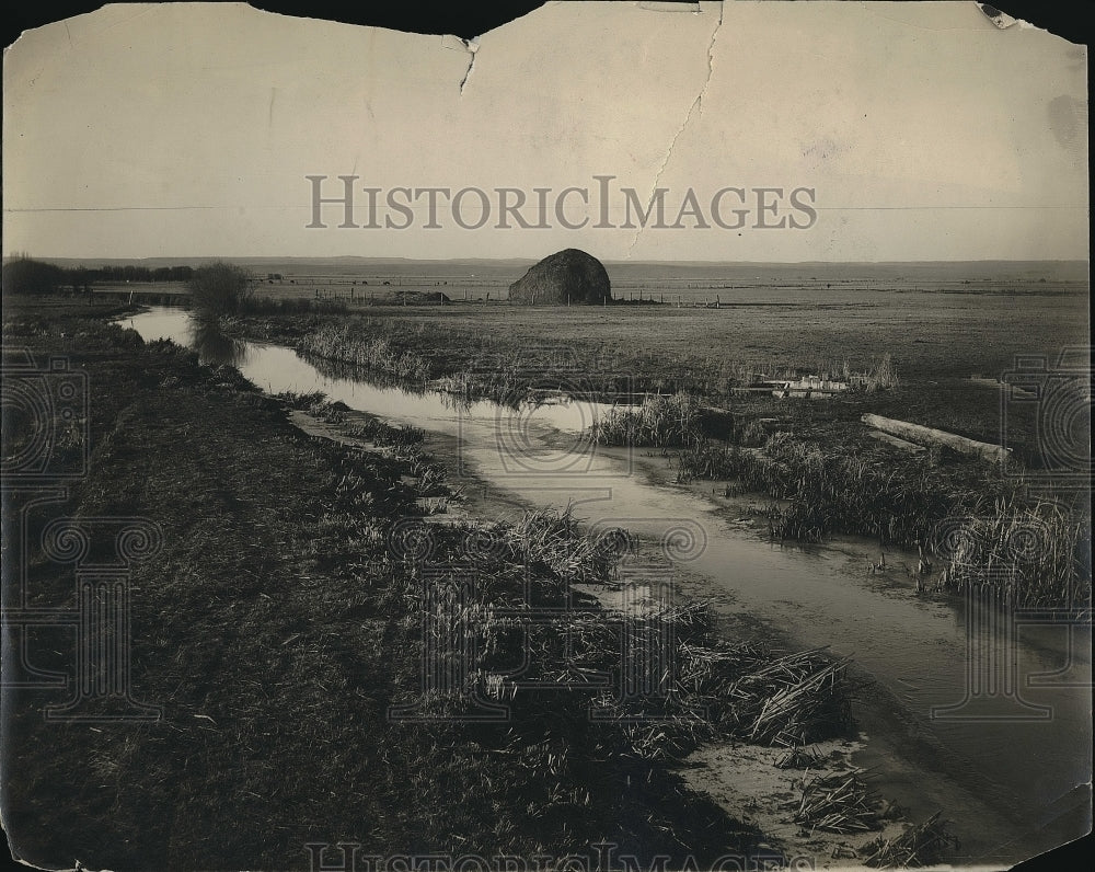 Press Photo Farm Water Canal Irrigation. - neb06776 - Historic Images