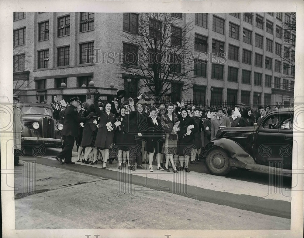 1946 Western Electric Plant Striking Workers  - Historic Images