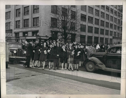 1946 Western Electric Plant Striking Workers  - Historic Images