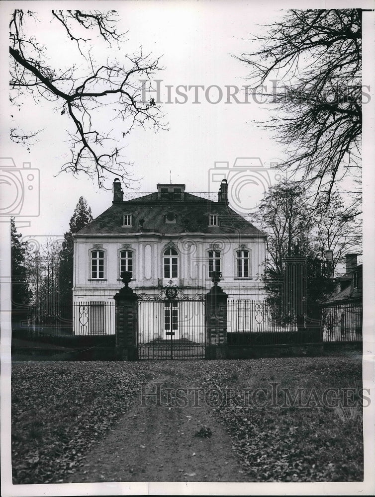 1955 Press Photo Falkenlust Castle Near Bonn, Germany - Historic Images