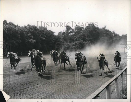 1938 Start of the second race at the Empire City Race Track in N.Y.-Historic Images