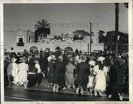 1939 Press Photo Adoration Rites at Plaza Church - Historic Images