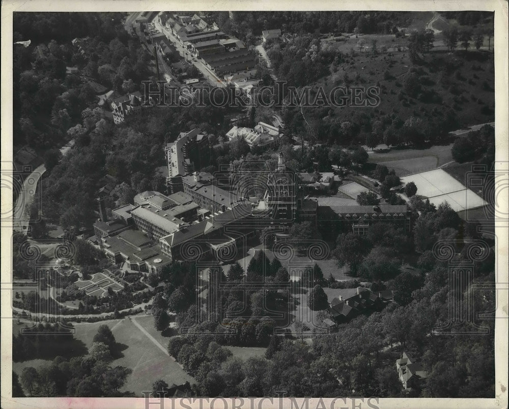 1943 The famous health spa,located near the West Virginia State Line-Historic Images