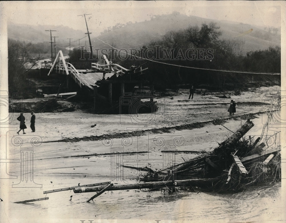 1927 Scenes With Receding Waters During Flood From California Storms-Historic Images