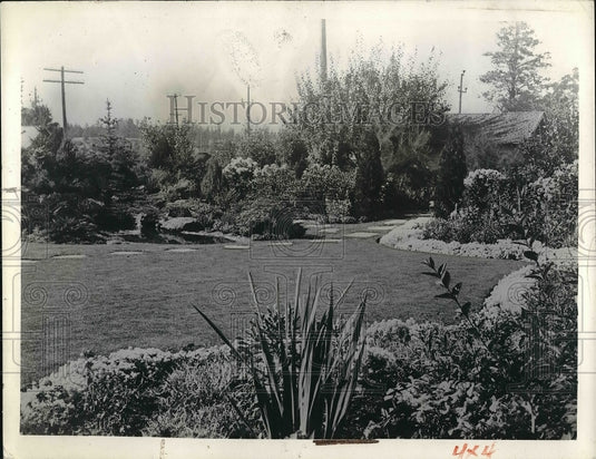 1935 Press Photo Flower garden of Mr. John Kakakes - Historic Images