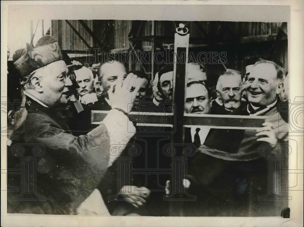1928 Press Photo Cardinal Tosi blessing a cross-Historic Images