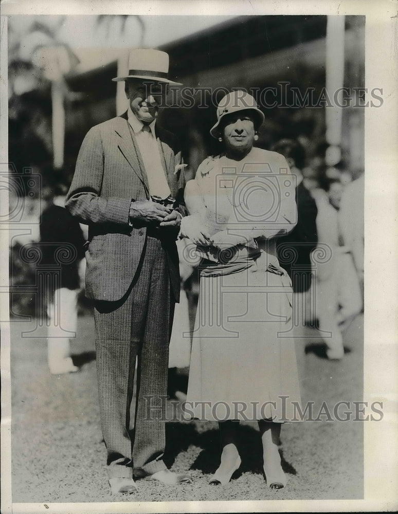 1933 Press Photo J.M. Murphy and his wife at the races - Historic Images