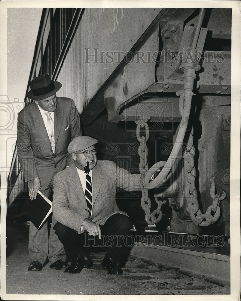 1957 C &amp; O Vice Pres. M. I. Dunn &amp; C &amp; O Chief Eng. T. F. Burris - Historic Images