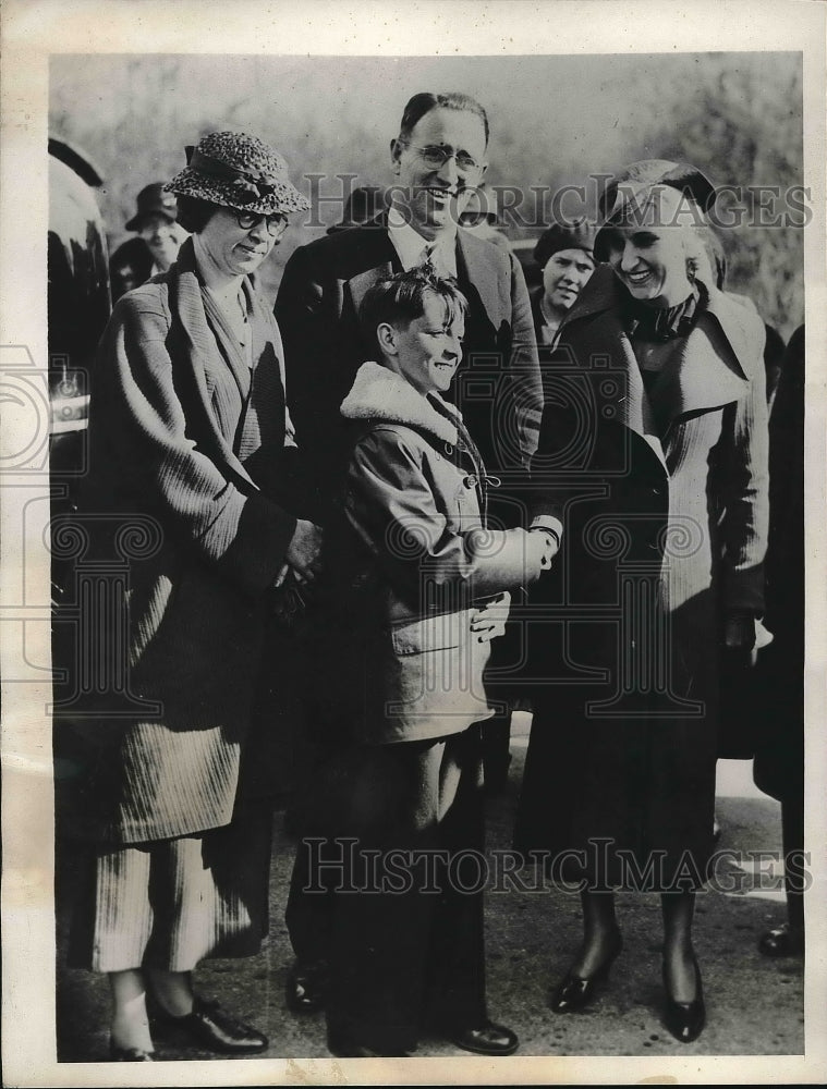 1936 Press Photo Jimmy Nellson with upside stomach acquainted with Alyce McHenry - Historic Images