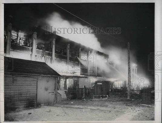 1948 Fire at Brach Candy Company plant in Chicago - Historic Images