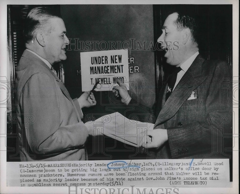 1951 Press Photo Johnny Walker and T Newell Wood at office - Historic Images