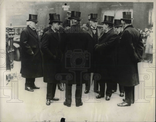 1923 Press Photo Pall Bearers At Funeral Of Former British Premier Bernar Law - Historic Images