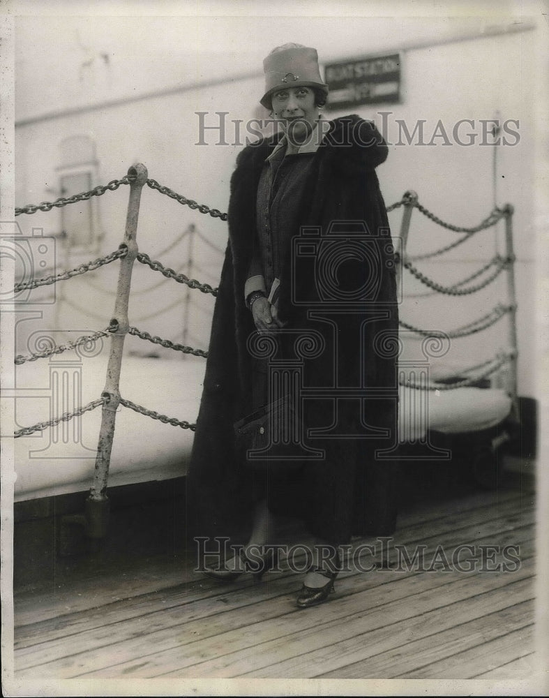 1926 Anna Thurafiold Singer S.S. Caronia  - Historic Images
