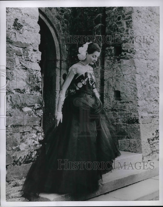 1954 Irene Gilbert's Black Nylon Dinner Dress At Irish Castle-Historic Images
